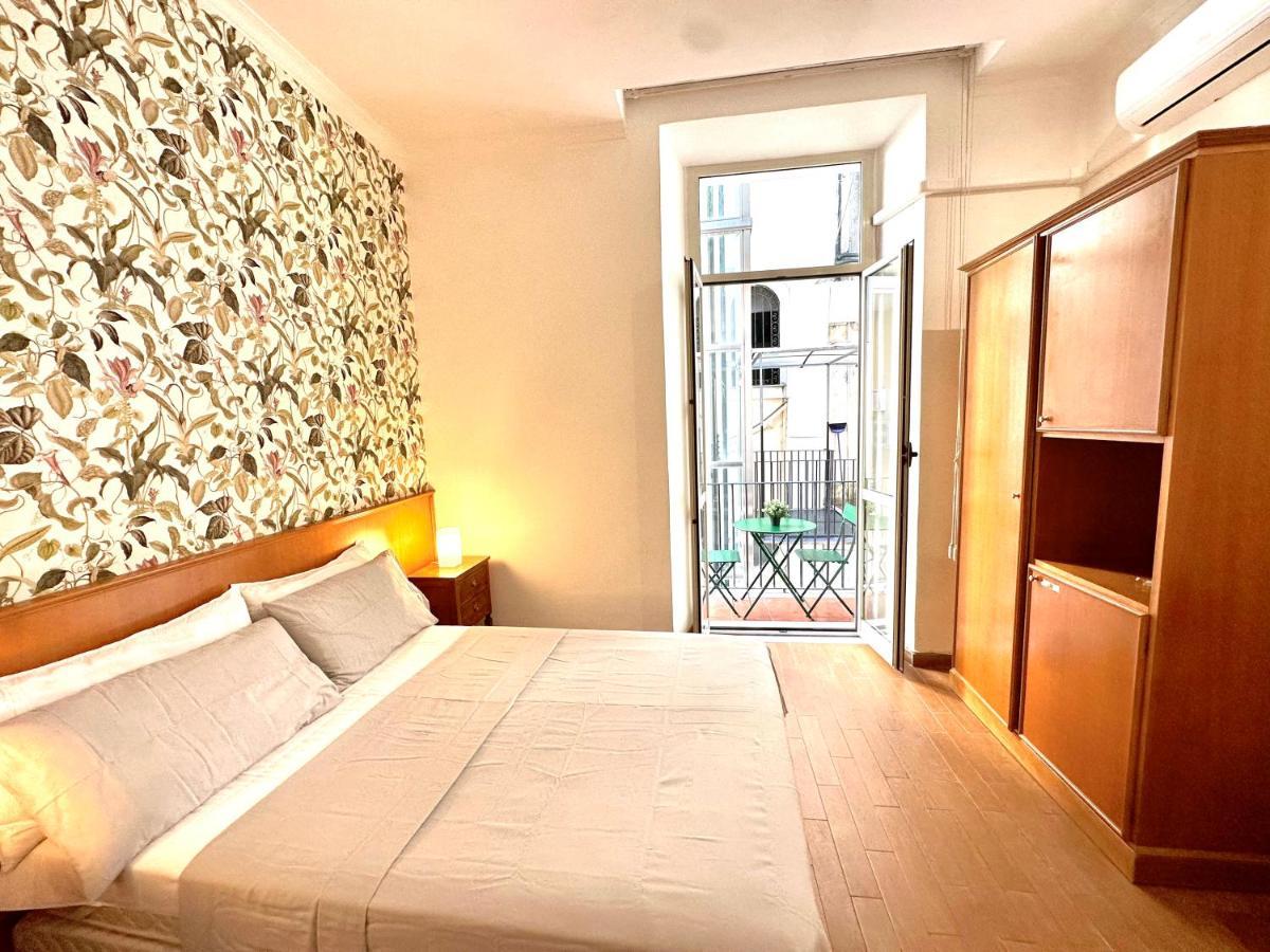 Trevi Romantic Alcova Luaran gambar