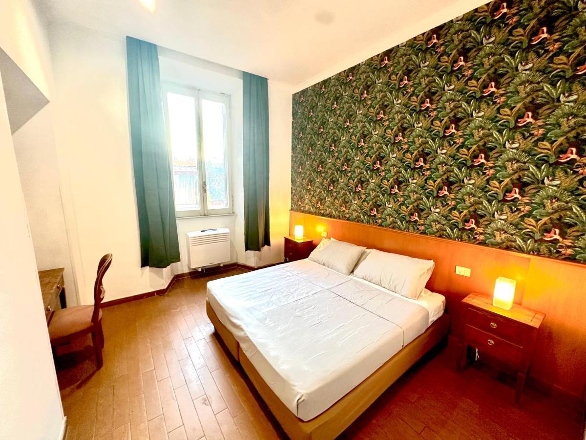Trevi Romantic Alcova Luaran gambar